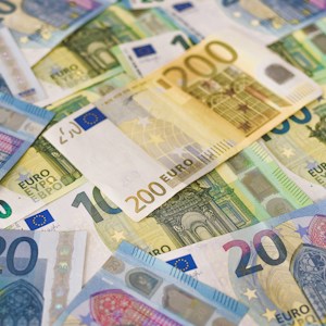 Retirement (60s+): De-Accumulation